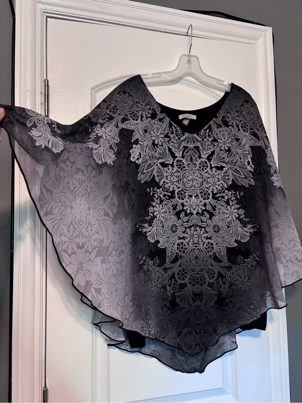 Roz & Ali Ombre Chiffon Poncho Top - Black/Gray Size 3X 100% polyester - Picture 3 of 11